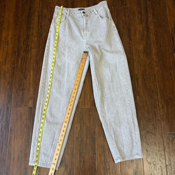FRANK AND OAK The Linda Balloon Fit High Rise Jeans in Grey - Picture 14 of 14